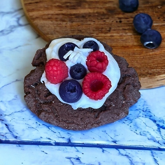 ⚠️SALE Candle // Handmade Cookie And Berries Soy Wax Candle SEND OFFERS - Picture 4 of 5